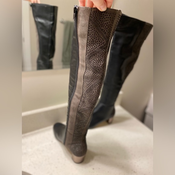 Brand New American Glamour Badgley Mischka Knee High Boots - Picture 7 of 8
